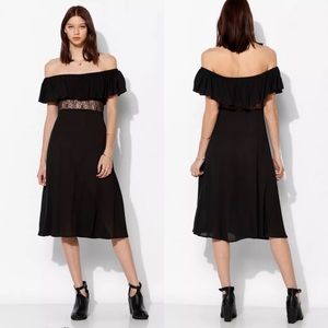 KIMCHI BLUE Eva off shoulder midi dress women’s size 4